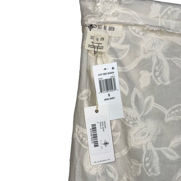 Just Bee Queen Vera Floral Applique Fringe Sarong Cover-up small cream - Picture 6 of 11